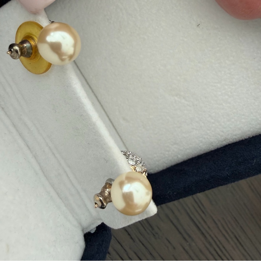 Elegant Rhinestone and Pearl Drop Earrings - Picture 2 of 3